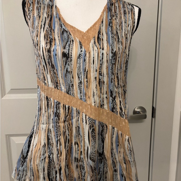 Alberto Makali tan and blue patterned flowy tank top blouse size L - Picture 2 of 16